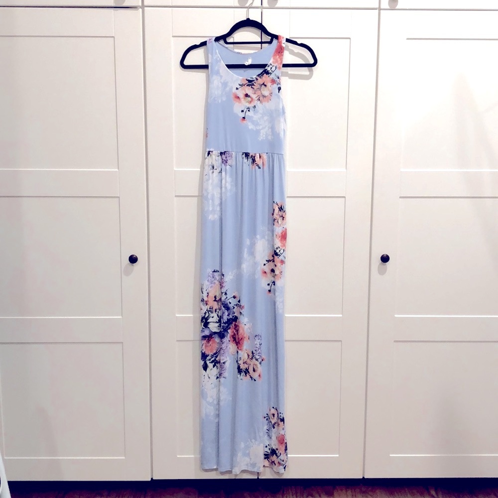 Gorgeous light blue floral maxi dress size small